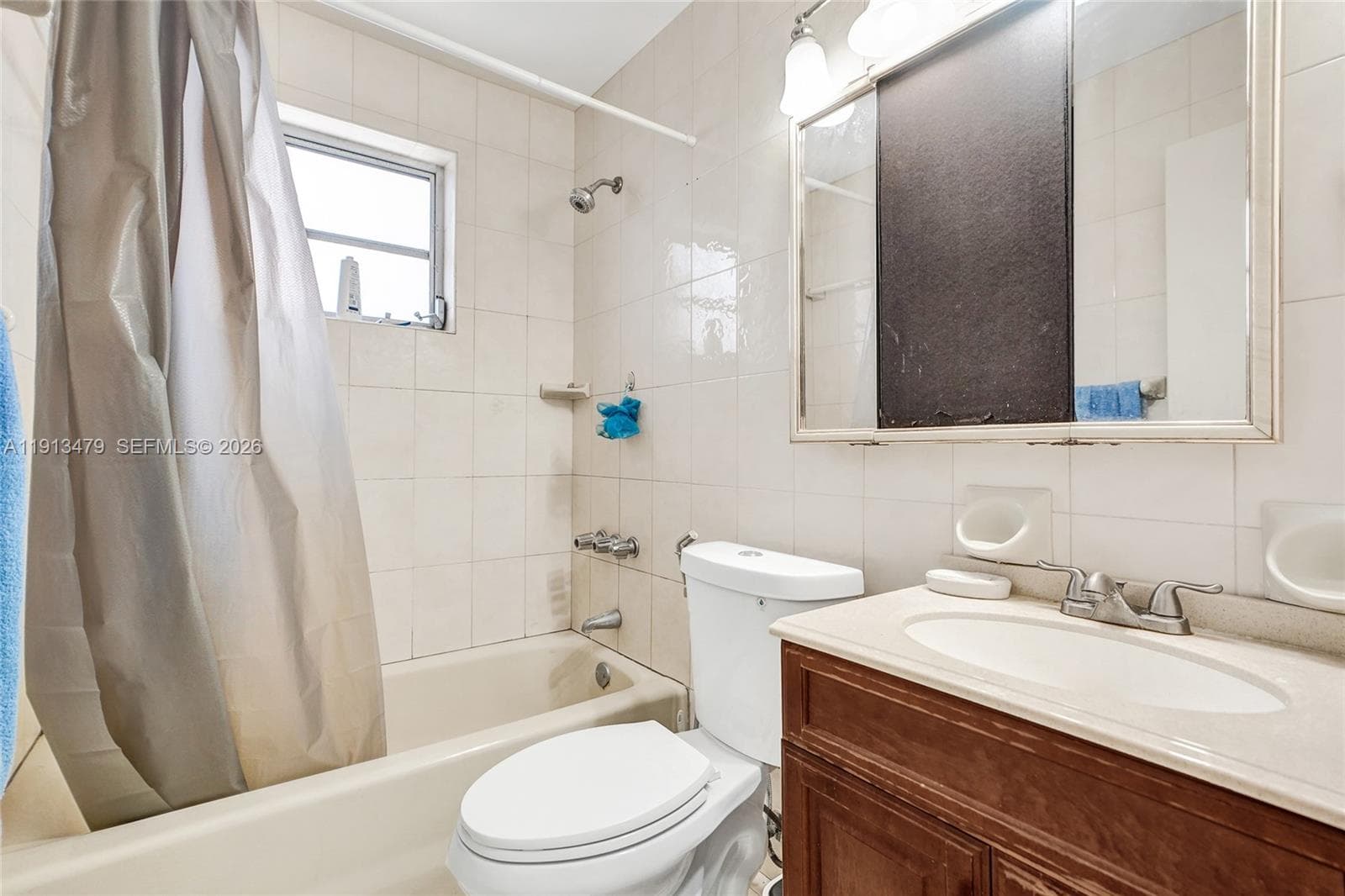 311 E 51st St, Hialeah FL 33013 — 40
