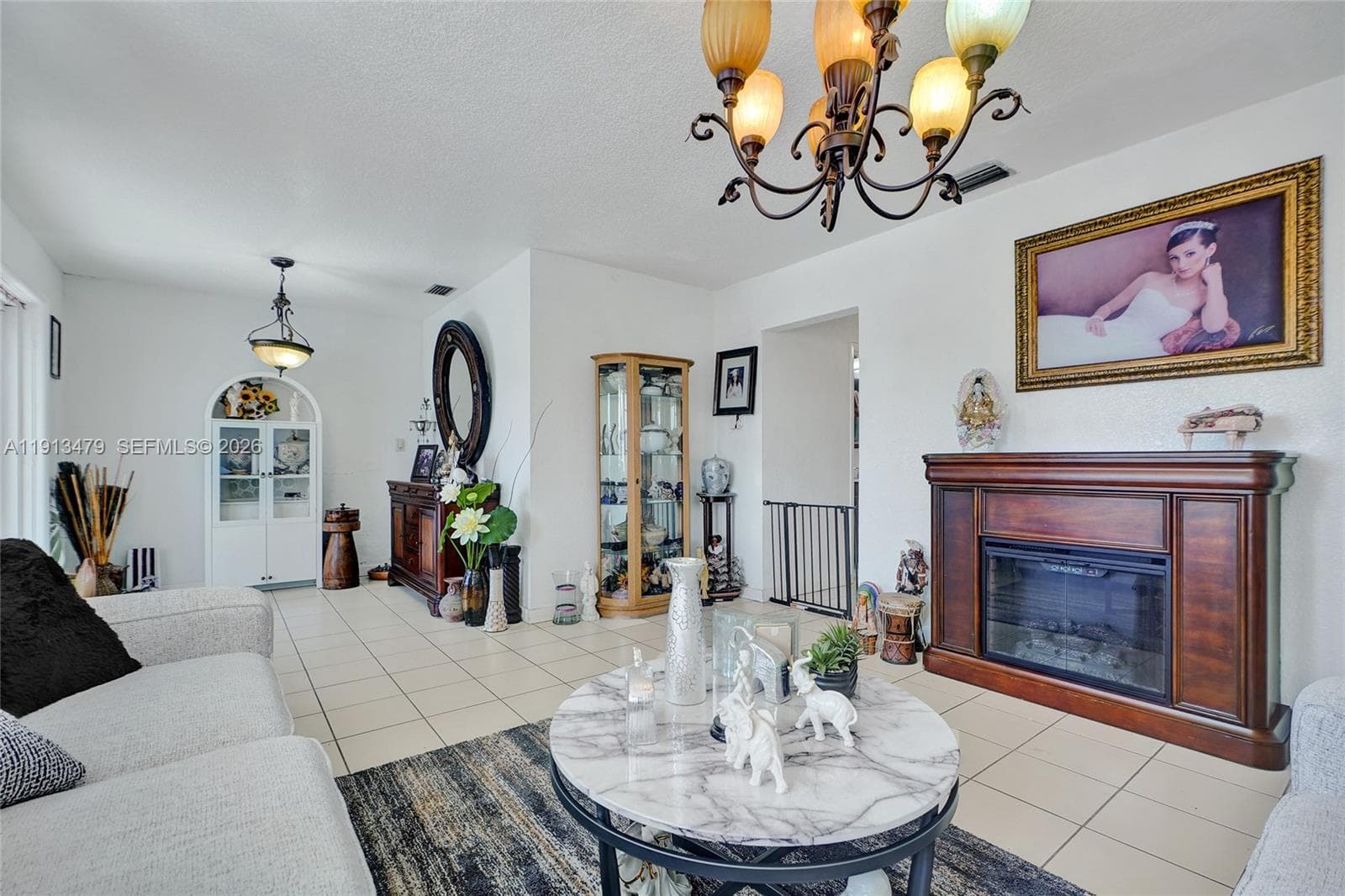 311 E 51st St, Hialeah FL 33013 — 25