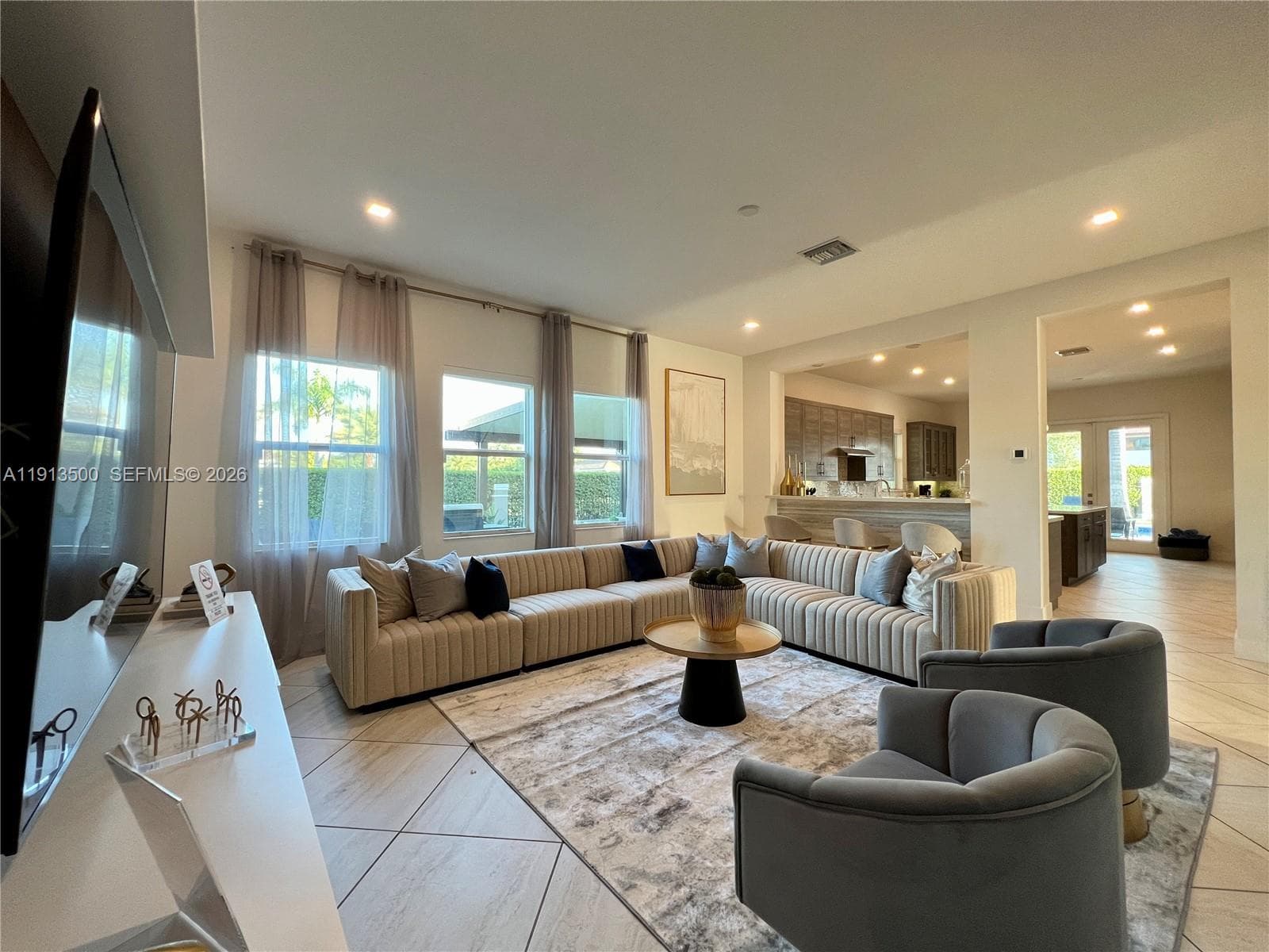 11 NW 122nd Ave, Miami FL 33182 — 13