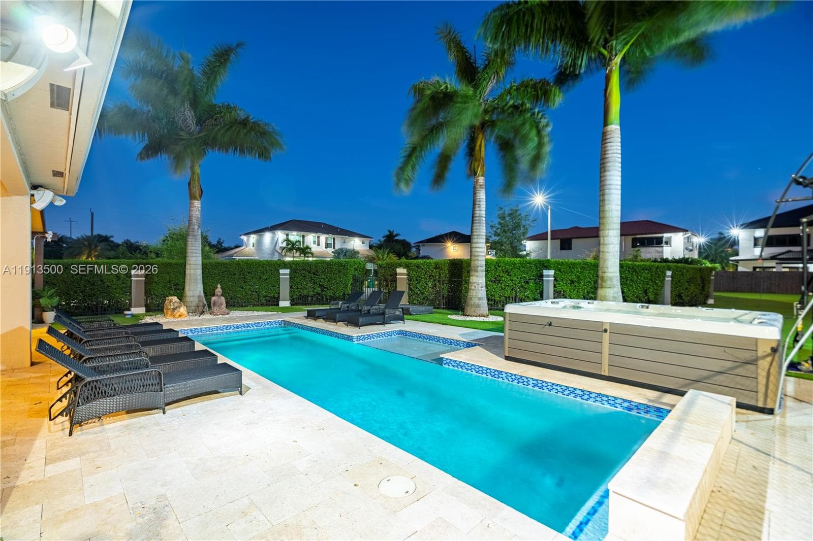 11 NW 122nd Ave, Miami FL 33182 — 81