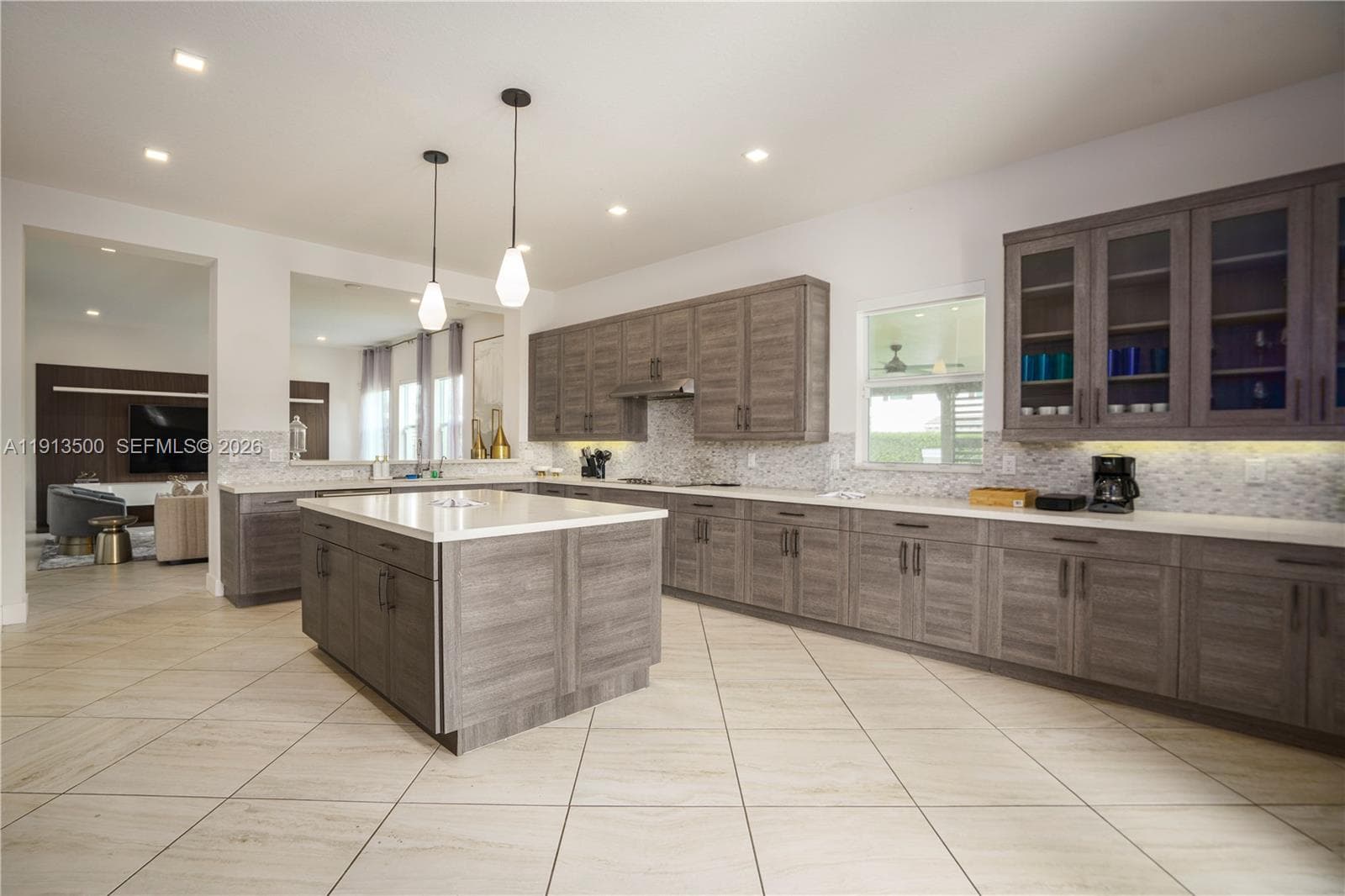 11 NW 122nd Ave, Miami FL 33182 — 15