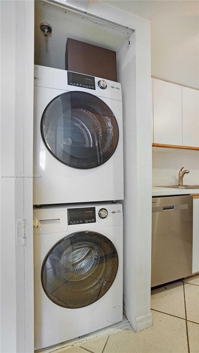 1621 Bay Rd # 606, Miami Beach FL 33139 — 6