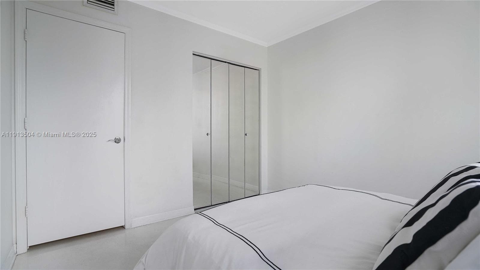 1621 Bay Rd # 606, Miami Beach FL 33139 — 16