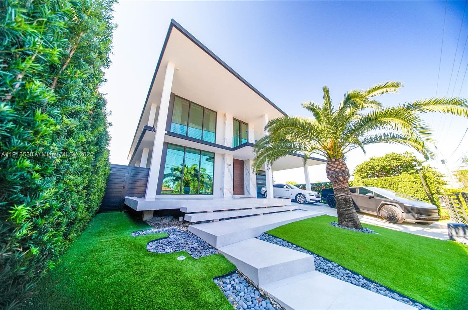 7520 W Treasure Dr, North Bay Village FL 33141 — 2