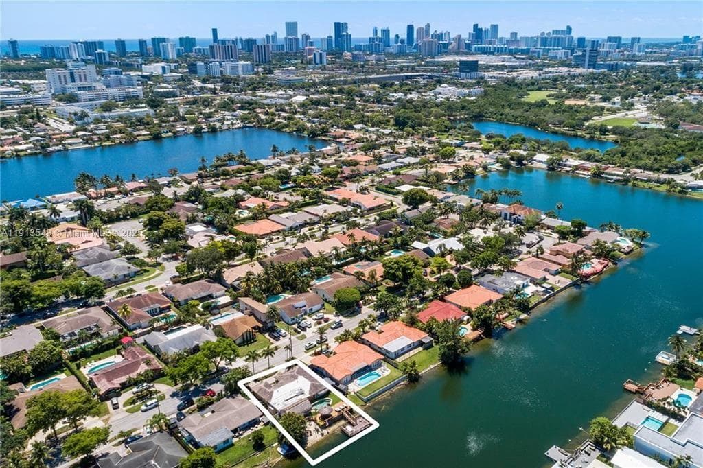 21280 NE 23rd Ave, Miami FL 33180 — 12