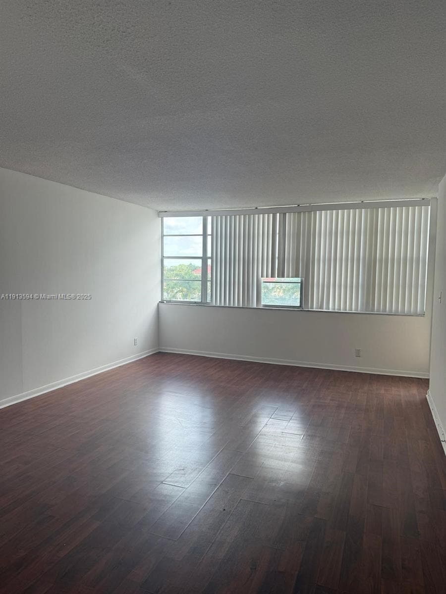 2025 NE 164th St # 406, North Miami Beach FL 33162 — 10