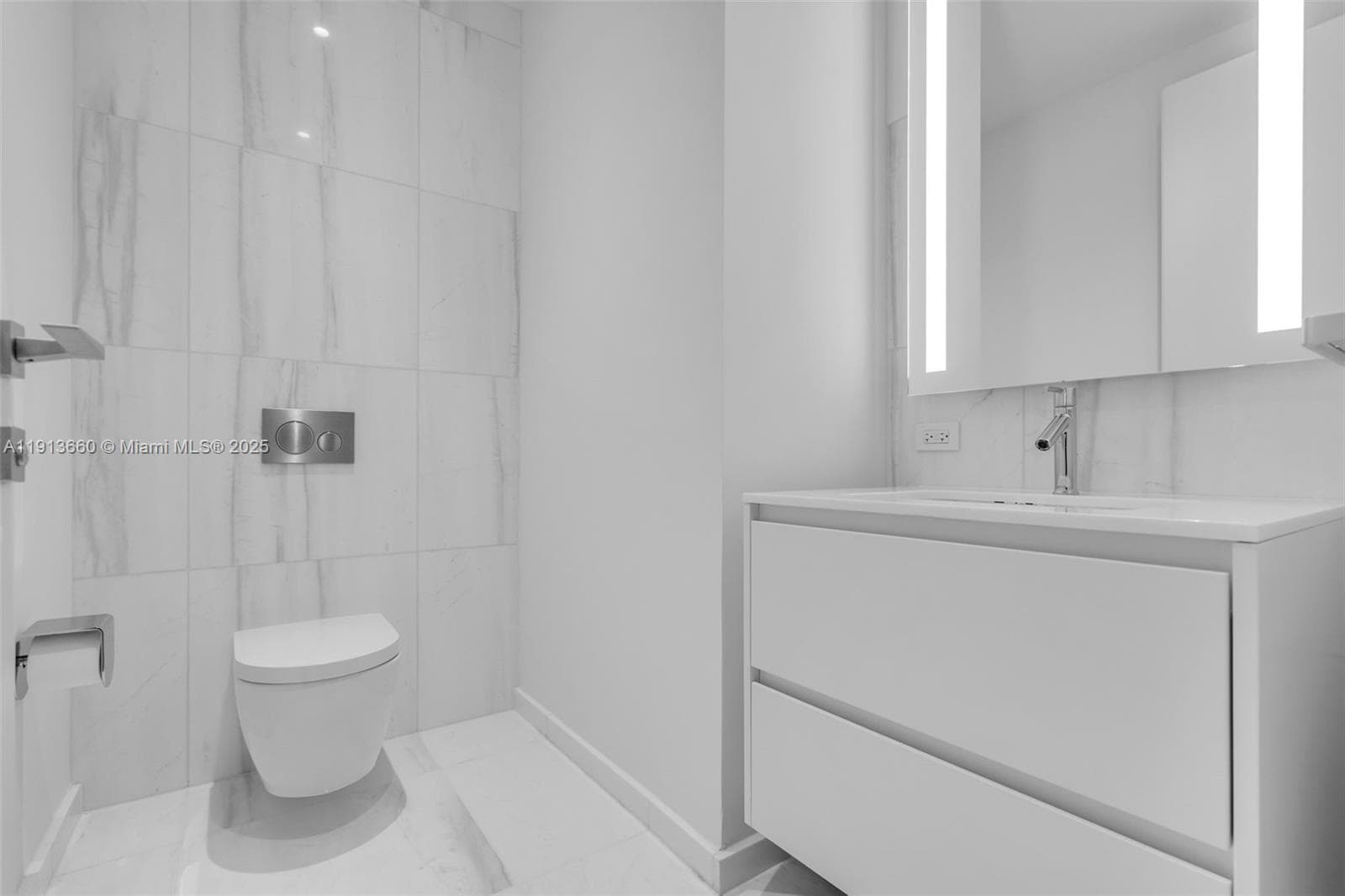 300 Biscayne Boulevard Way # 3009W, Miami FL 33131 — 23