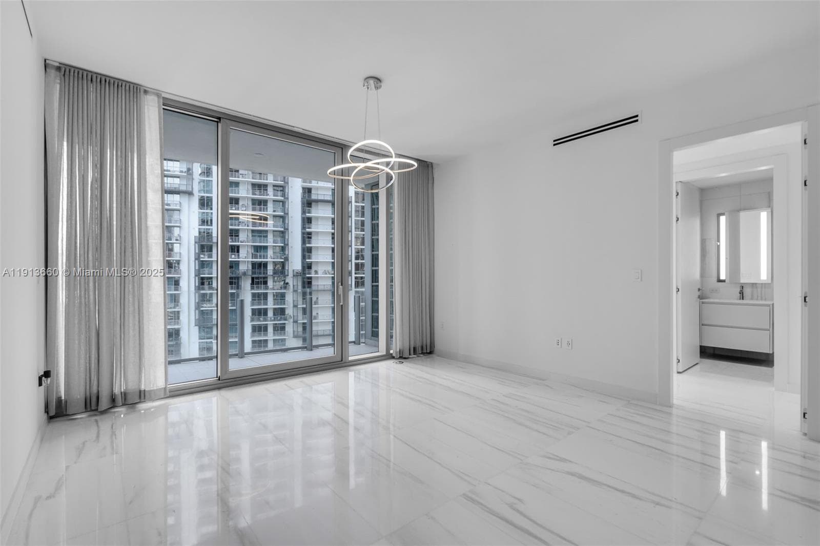 300 Biscayne Boulevard Way # 3009W, Miami FL 33131 — 2
