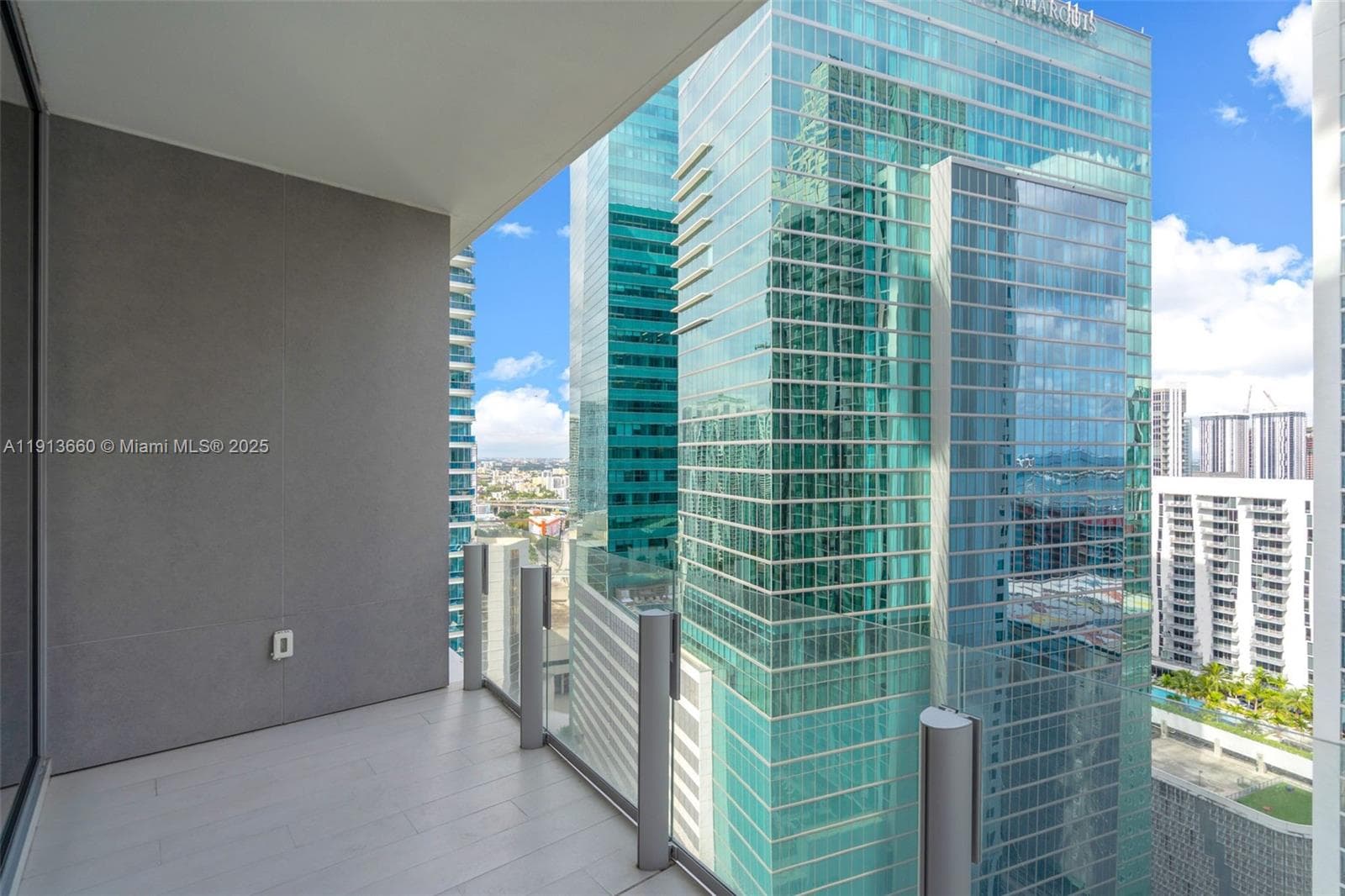 300 Biscayne Boulevard Way # 3009W, Miami FL 33131 — 24