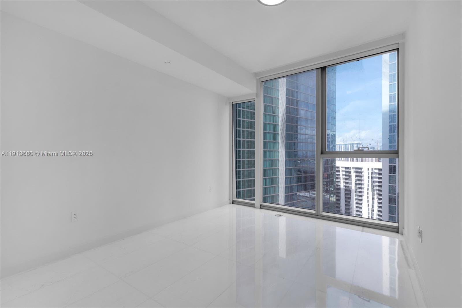 300 Biscayne Boulevard Way # 3009W, Miami FL 33131 — 18