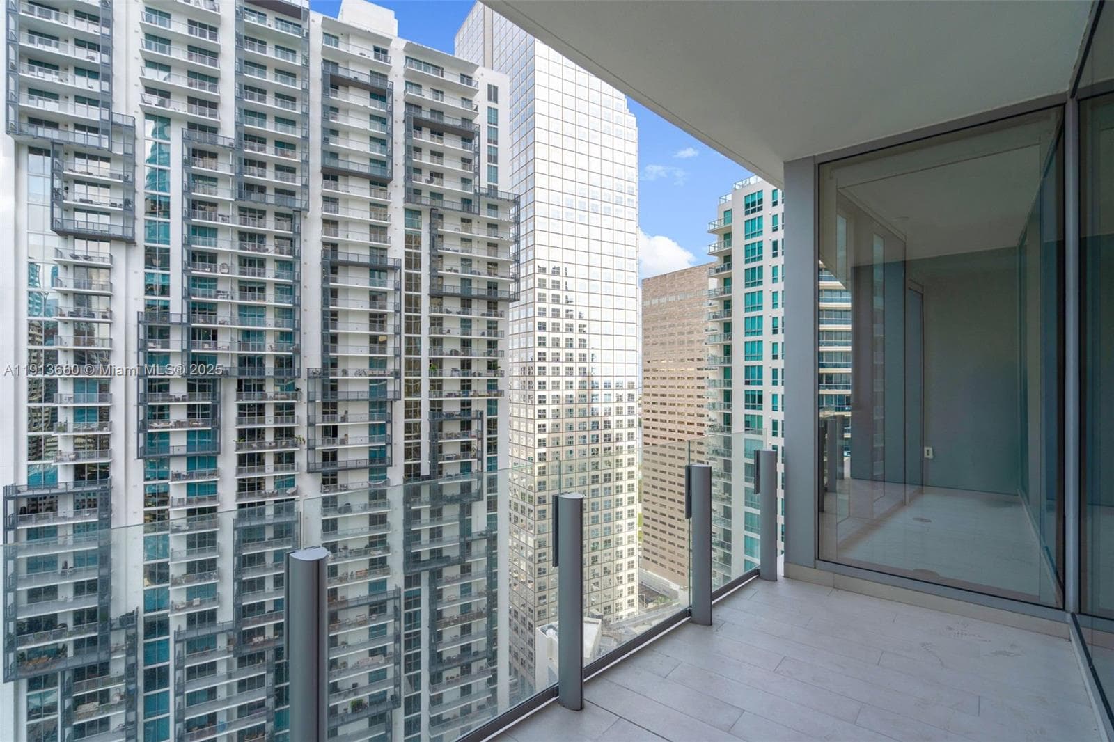 300 Biscayne Boulevard Way # 3009W, Miami FL 33131 — 25