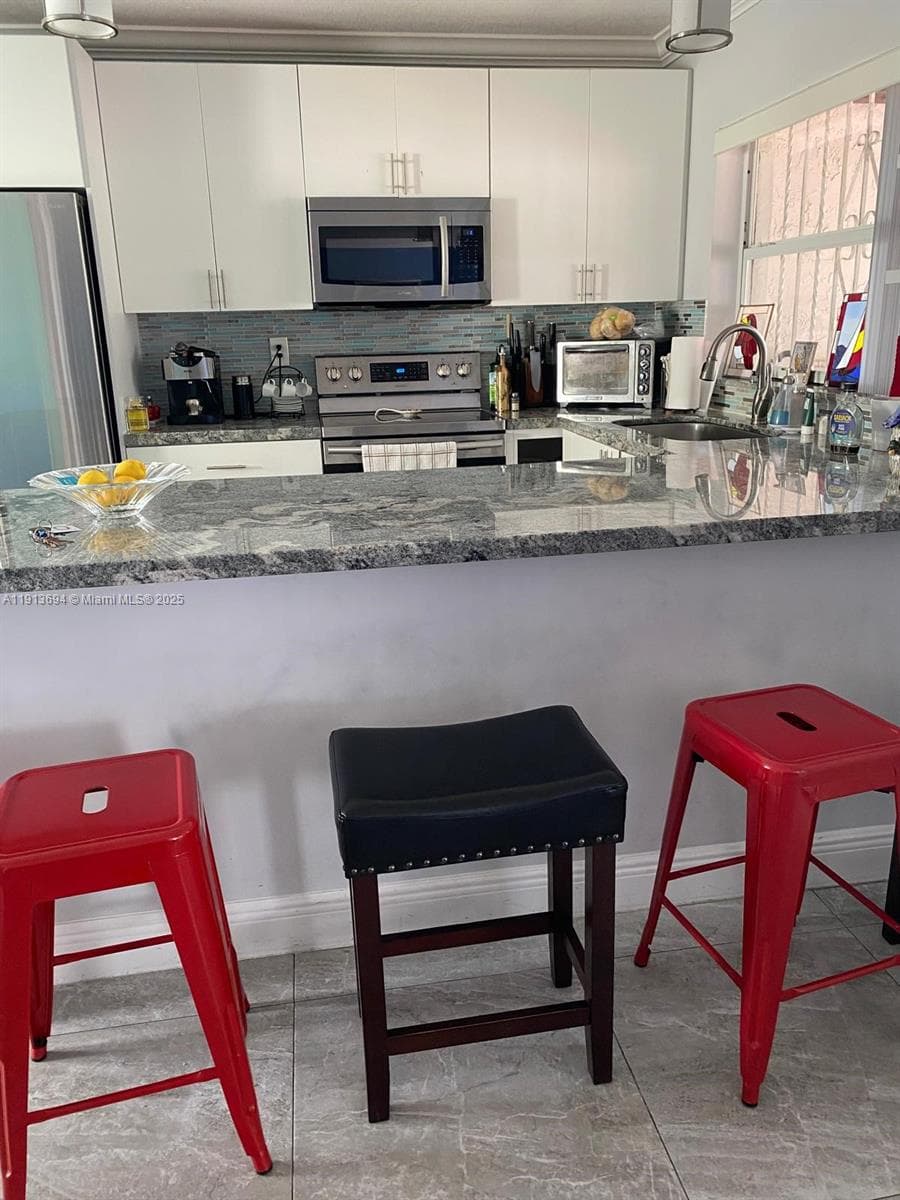 10454 NW 5th Ter # 30, Miami FL 33172 — 12