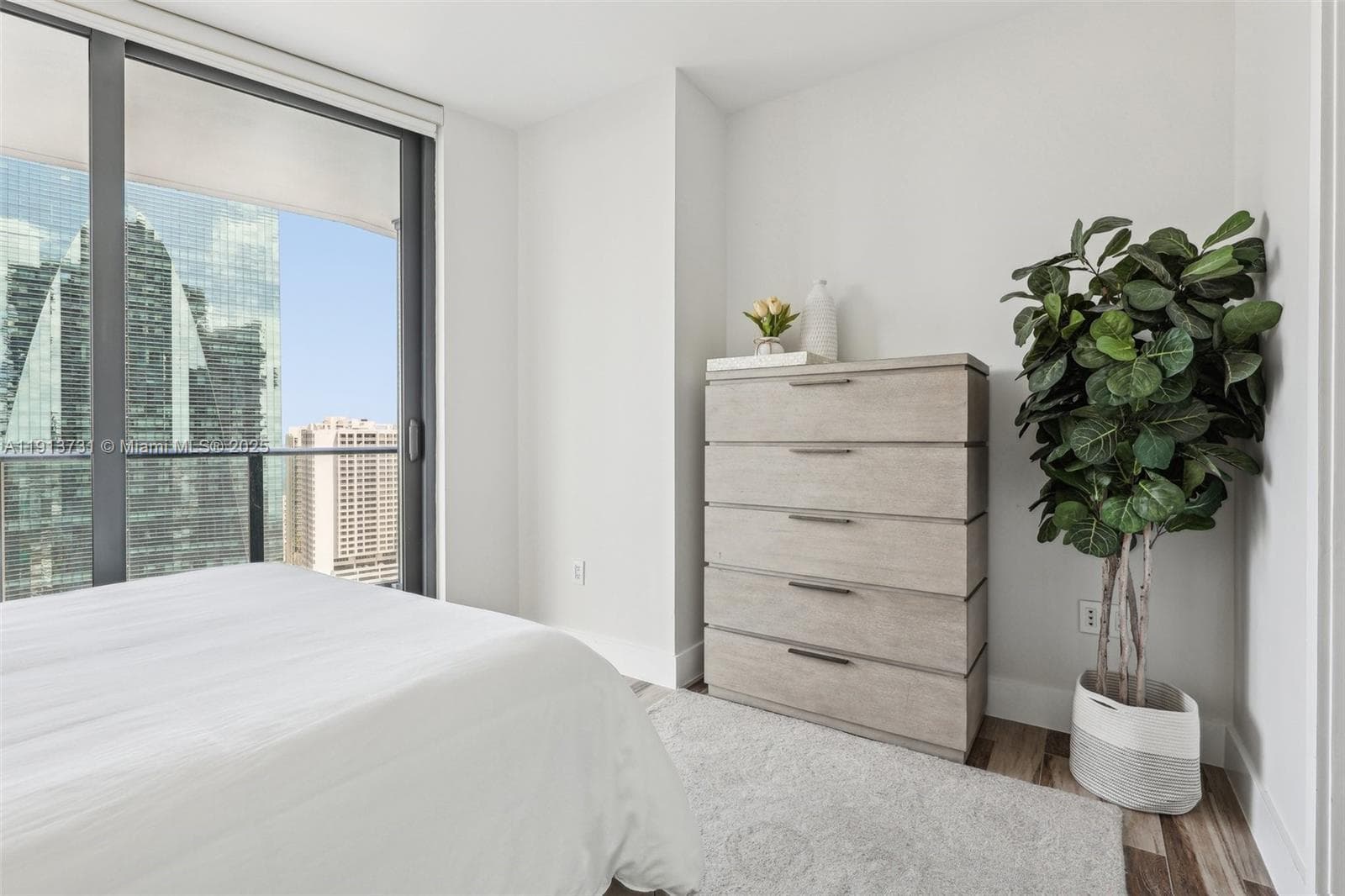 1300 S Miami Ave # 2404, Miami FL 33130 — 27