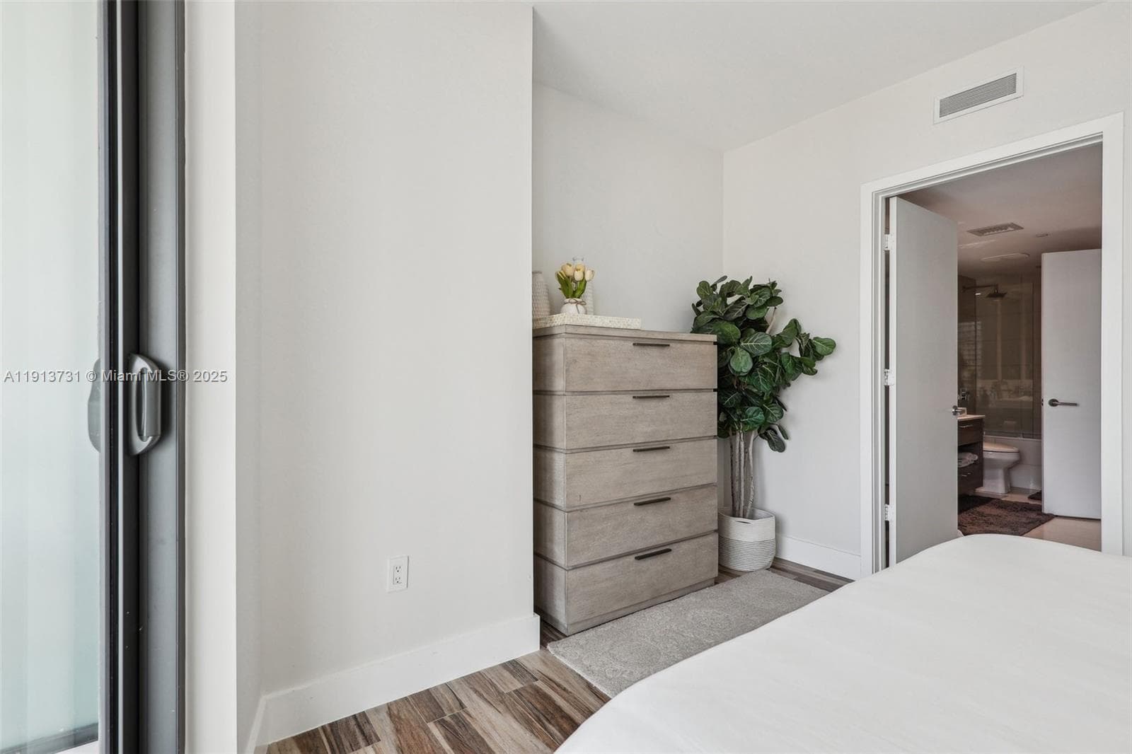 1300 S Miami Ave # 2404, Miami FL 33130 — 17