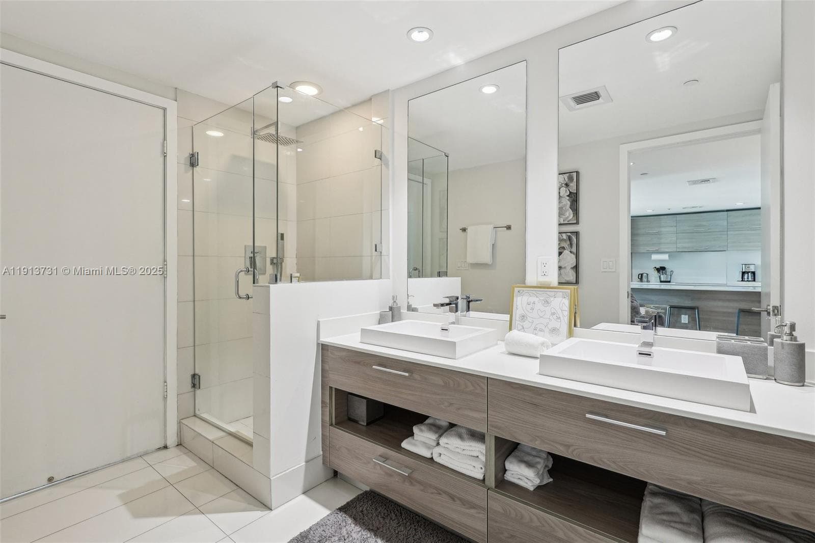 1300 S Miami Ave # 2404, Miami FL 33130 — 22