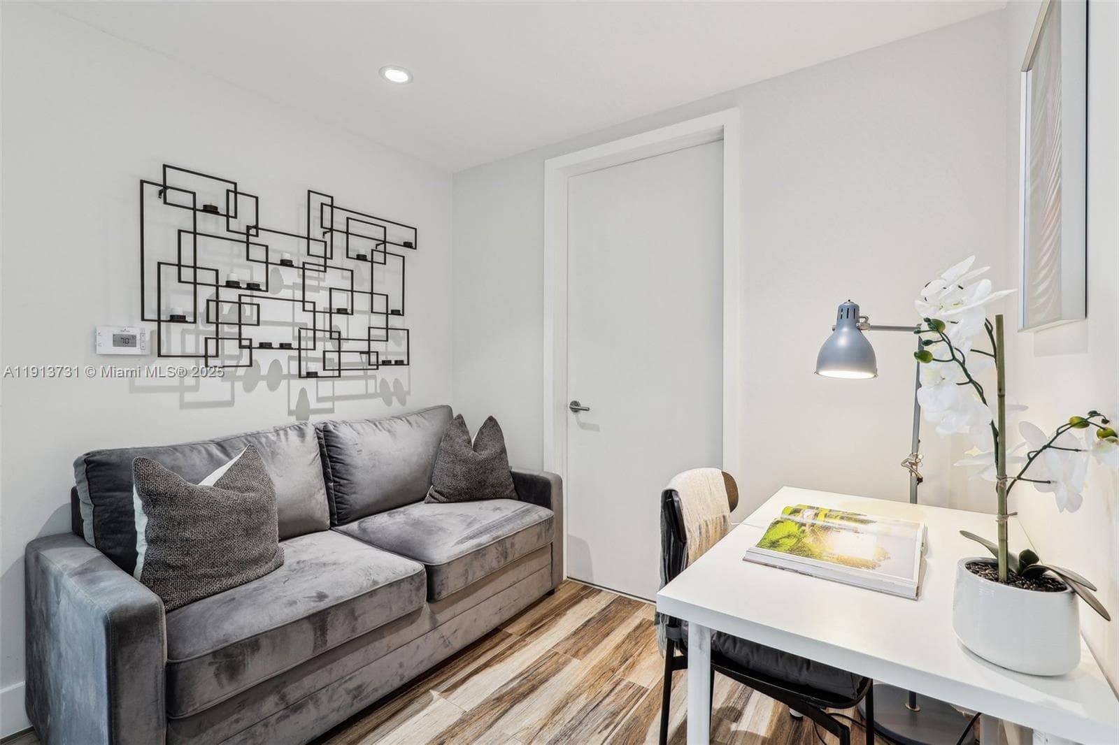 1300 S Miami Ave # 2404, Miami FL 33130 — 25