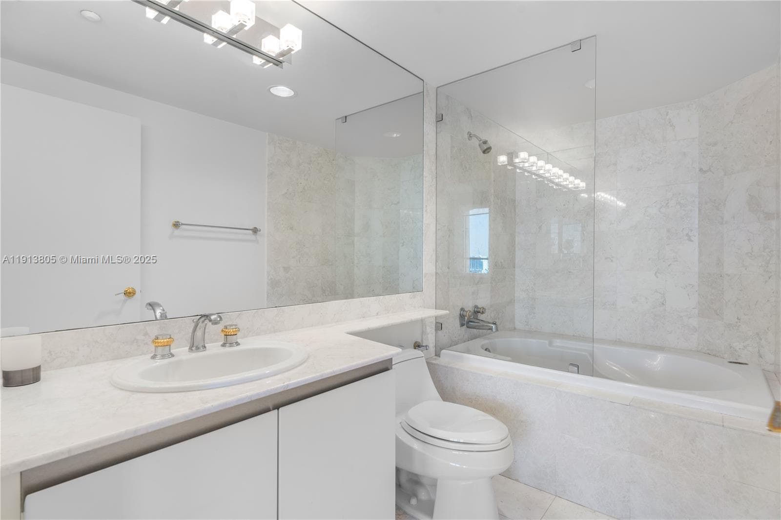 2600 Island Blvd # 1605, Aventura FL 33160 — 26