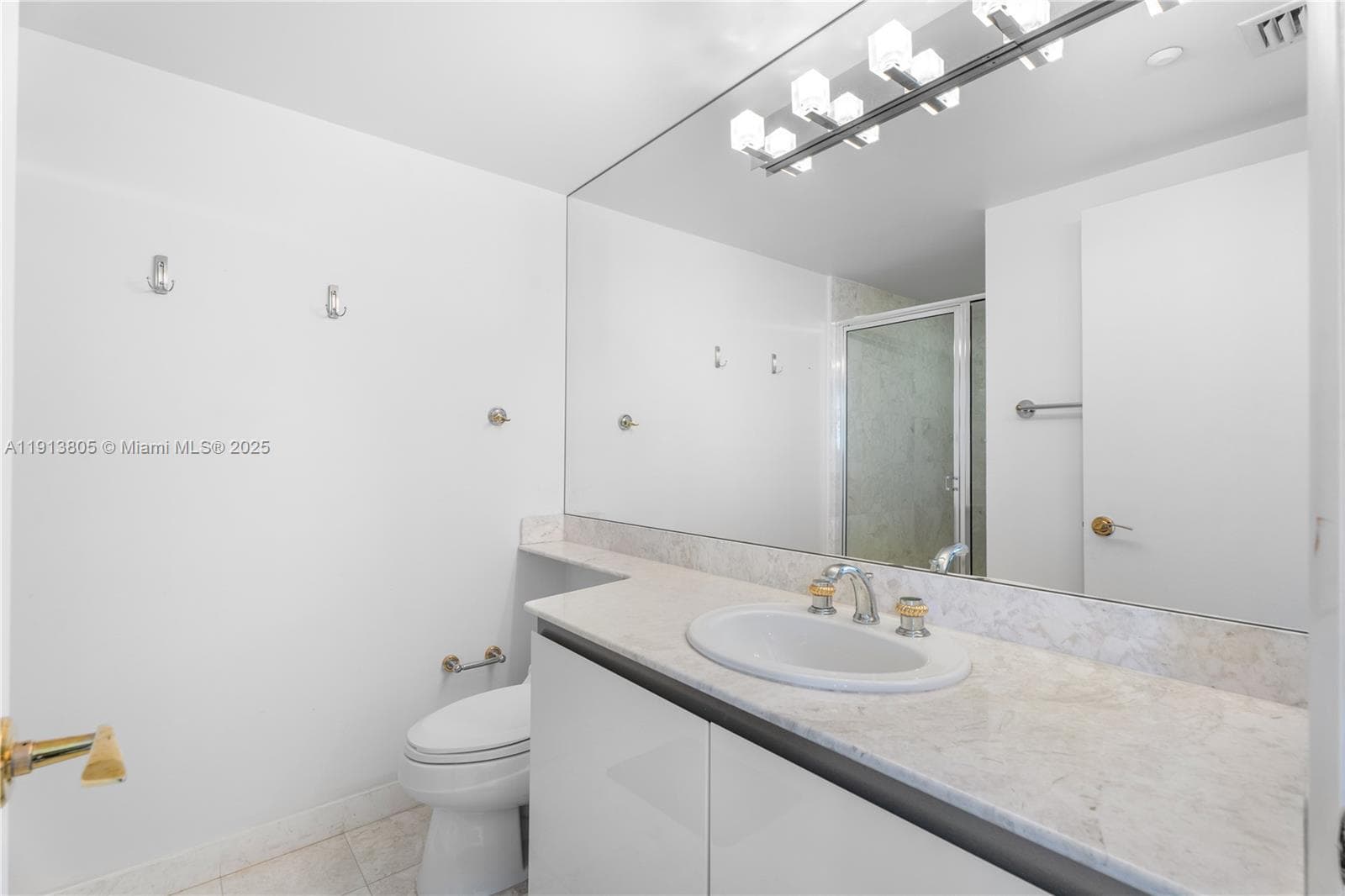 2600 Island Blvd # 1605, Aventura FL 33160 — 25
