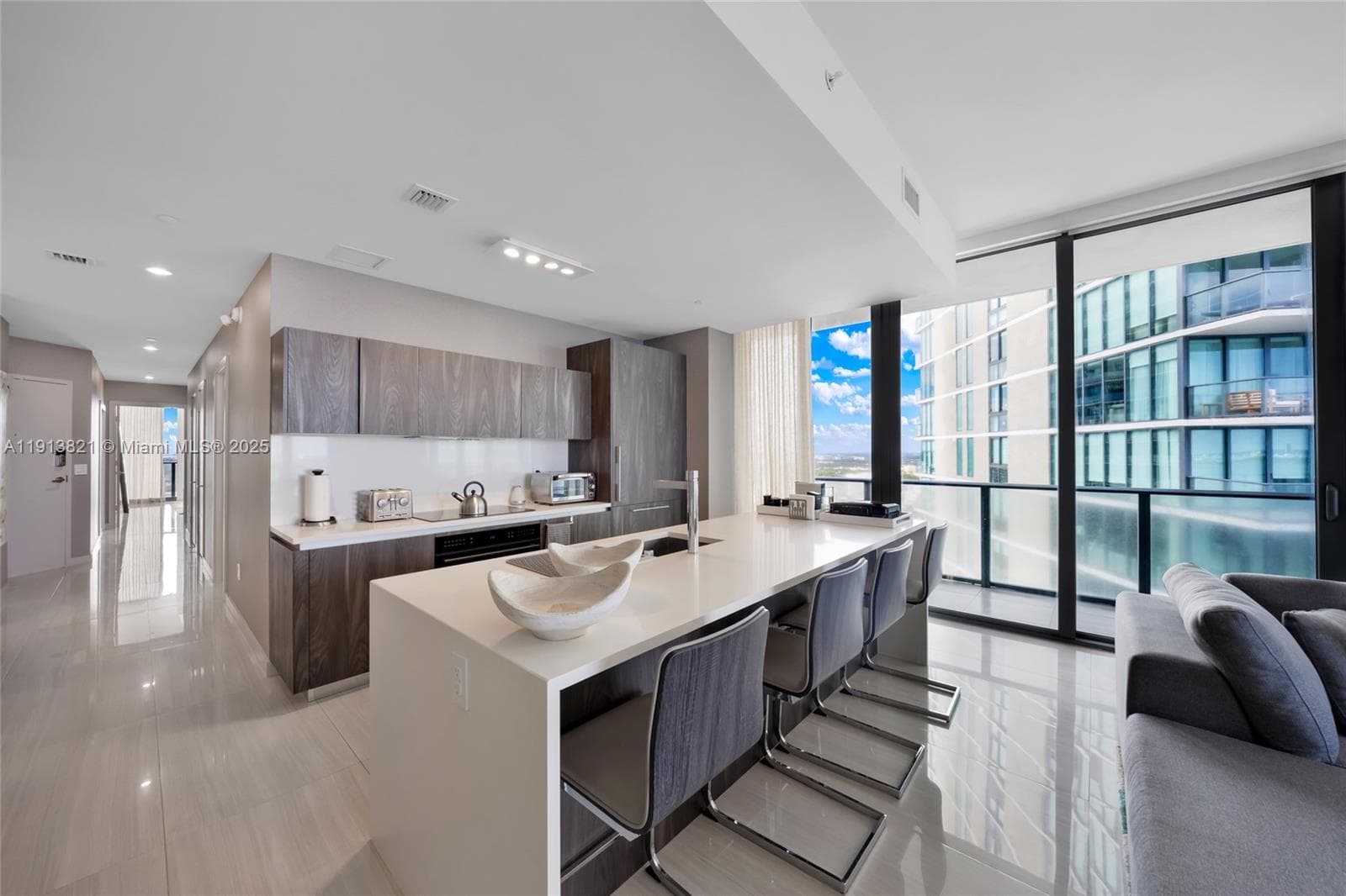480 NE 31st St # 2807, Miami FL 33137 — 2