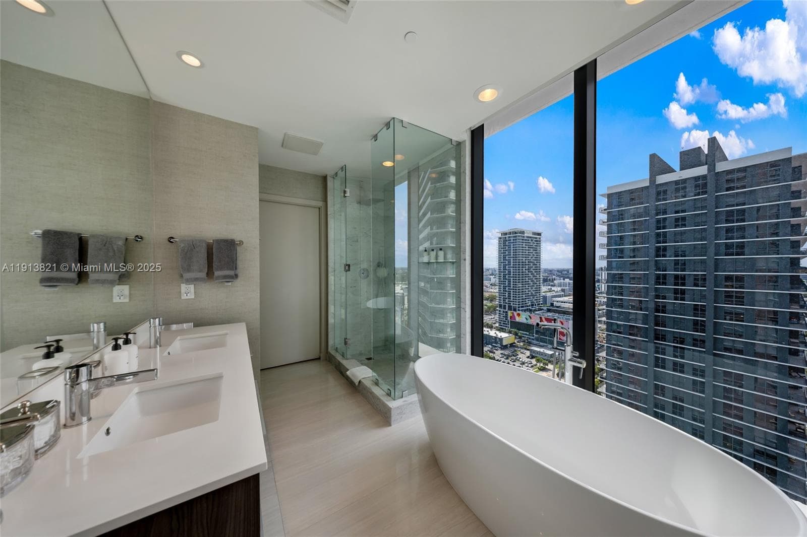 480 NE 31st St # 2807, Miami FL 33137 — 26