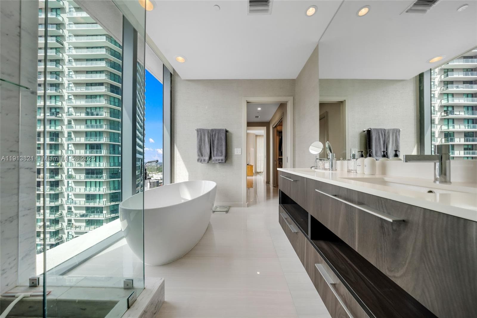 480 NE 31st St # 2807, Miami FL 33137 — 28
