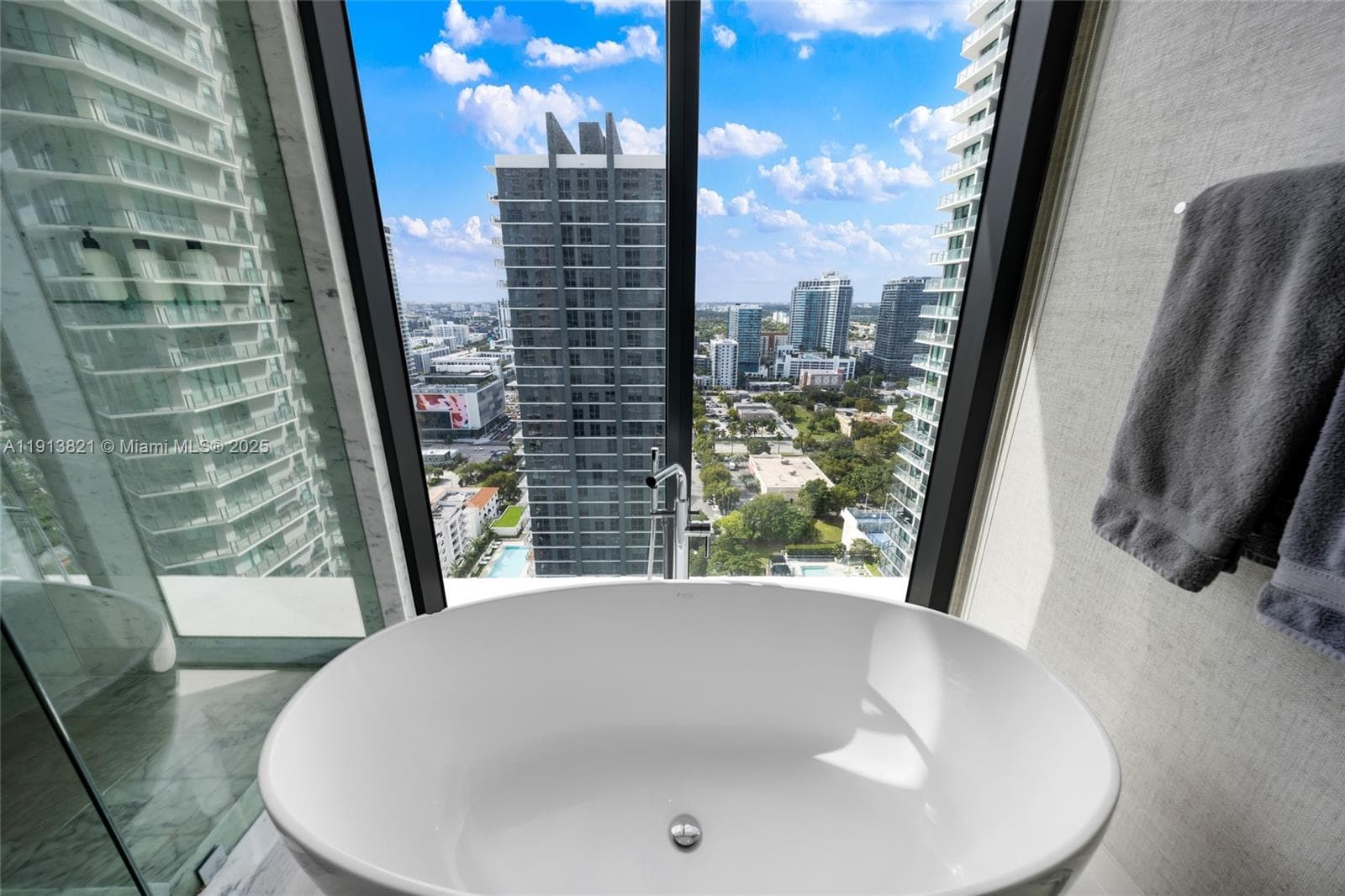 480 NE 31st St # 2807, Miami FL 33137 — 30