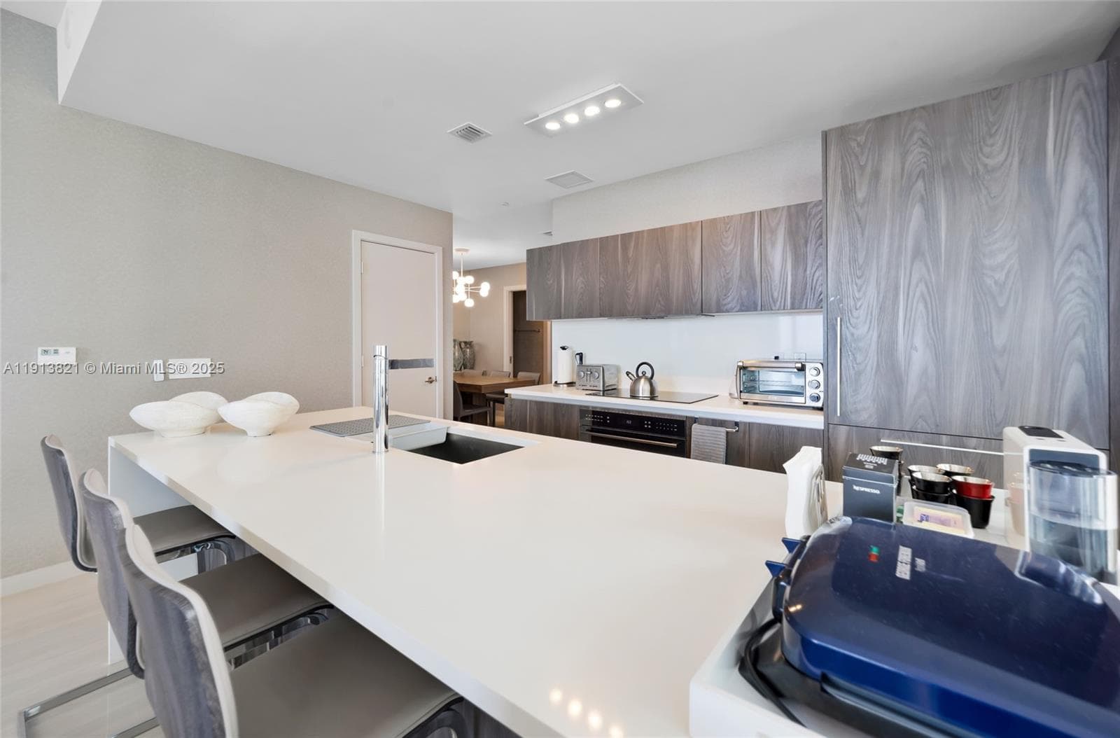 480 NE 31st St # 2807, Miami FL 33137 — 8