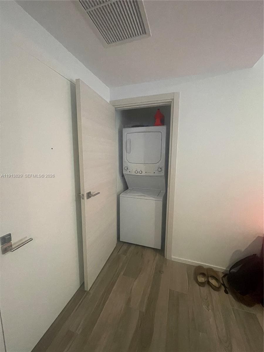 801 S Miami Ave # 2207, Miami FL 33130 — 20