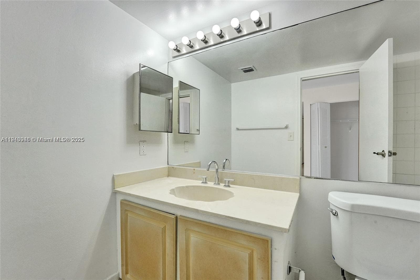 7601 E Treasure Dr # 406, North Bay Village FL 33141 — 36