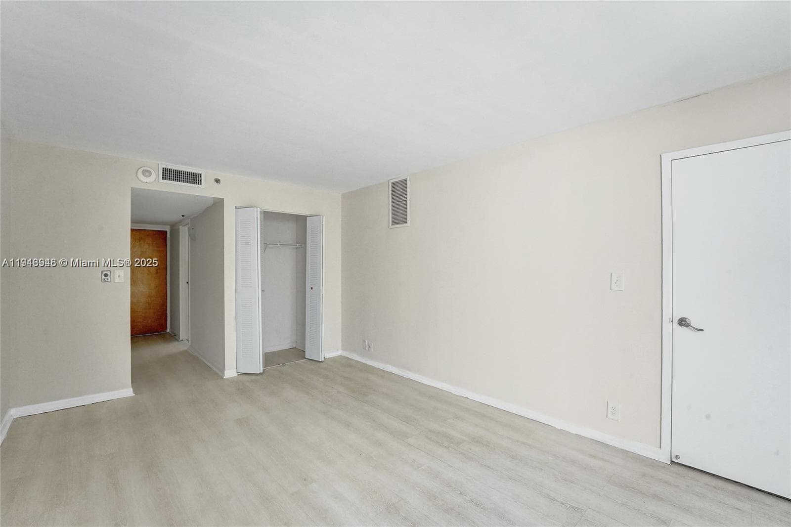 7601 E Treasure Dr # 406, North Bay Village FL 33141 — 24