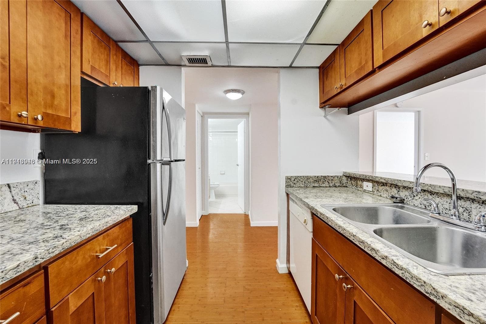 7601 E Treasure Dr # 406, North Bay Village FL 33141 — 30