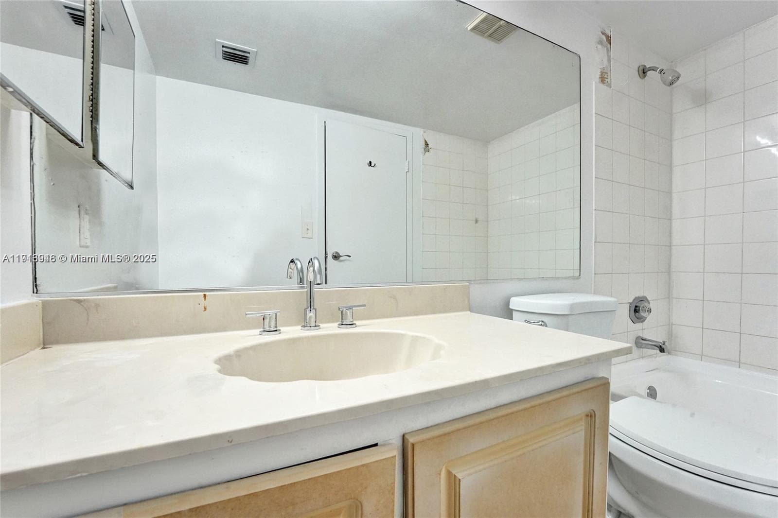 7601 E Treasure Dr # 406, North Bay Village FL 33141 — 38