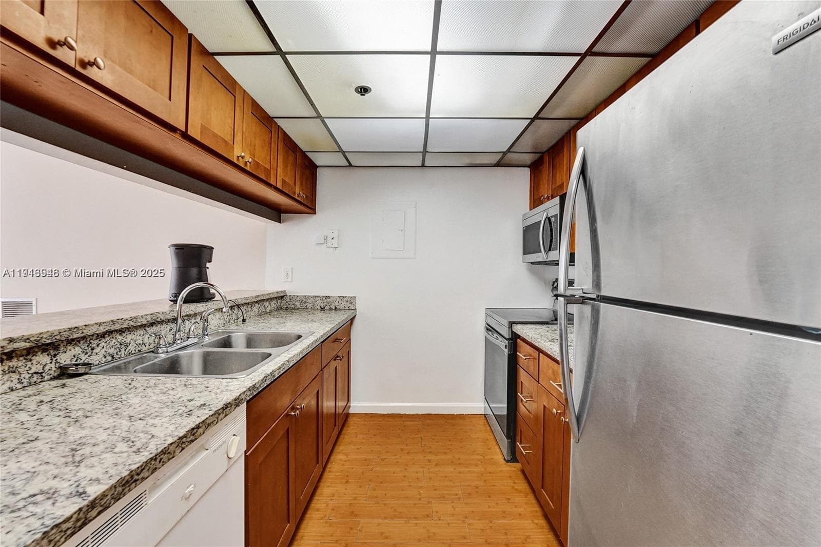 7601 E Treasure Dr # 406, North Bay Village FL 33141 — 35