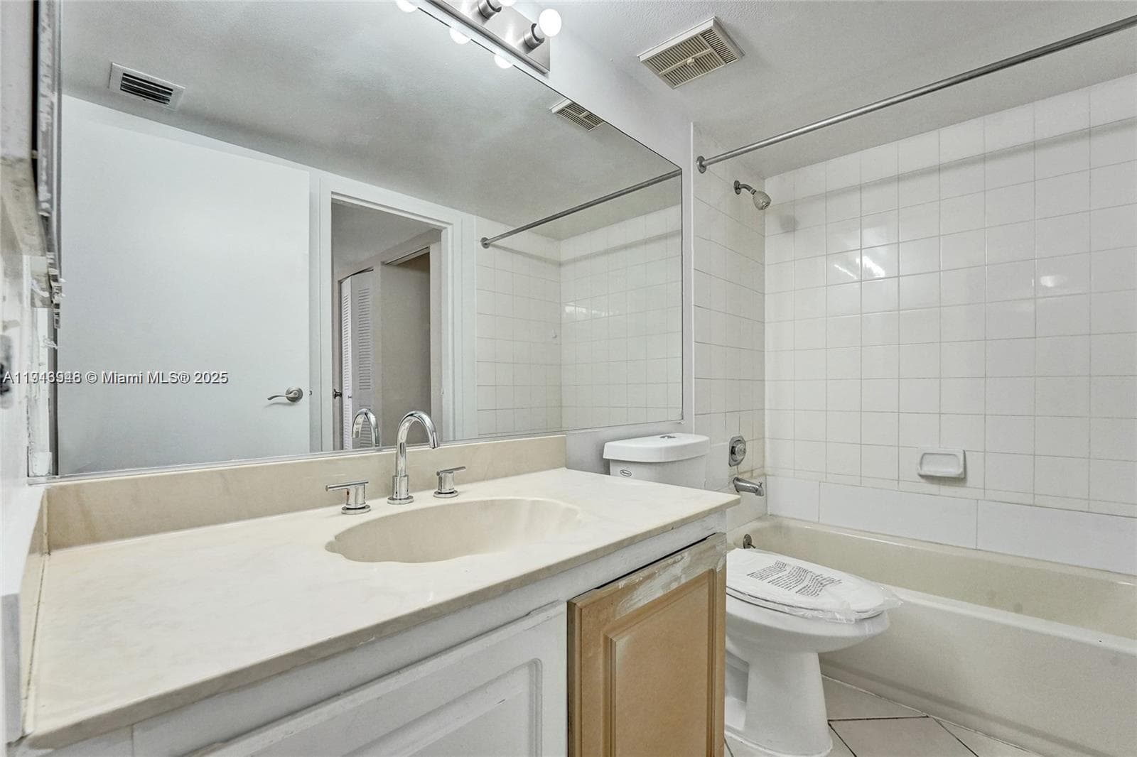 7601 E Treasure Dr # 406, North Bay Village FL 33141 — 39