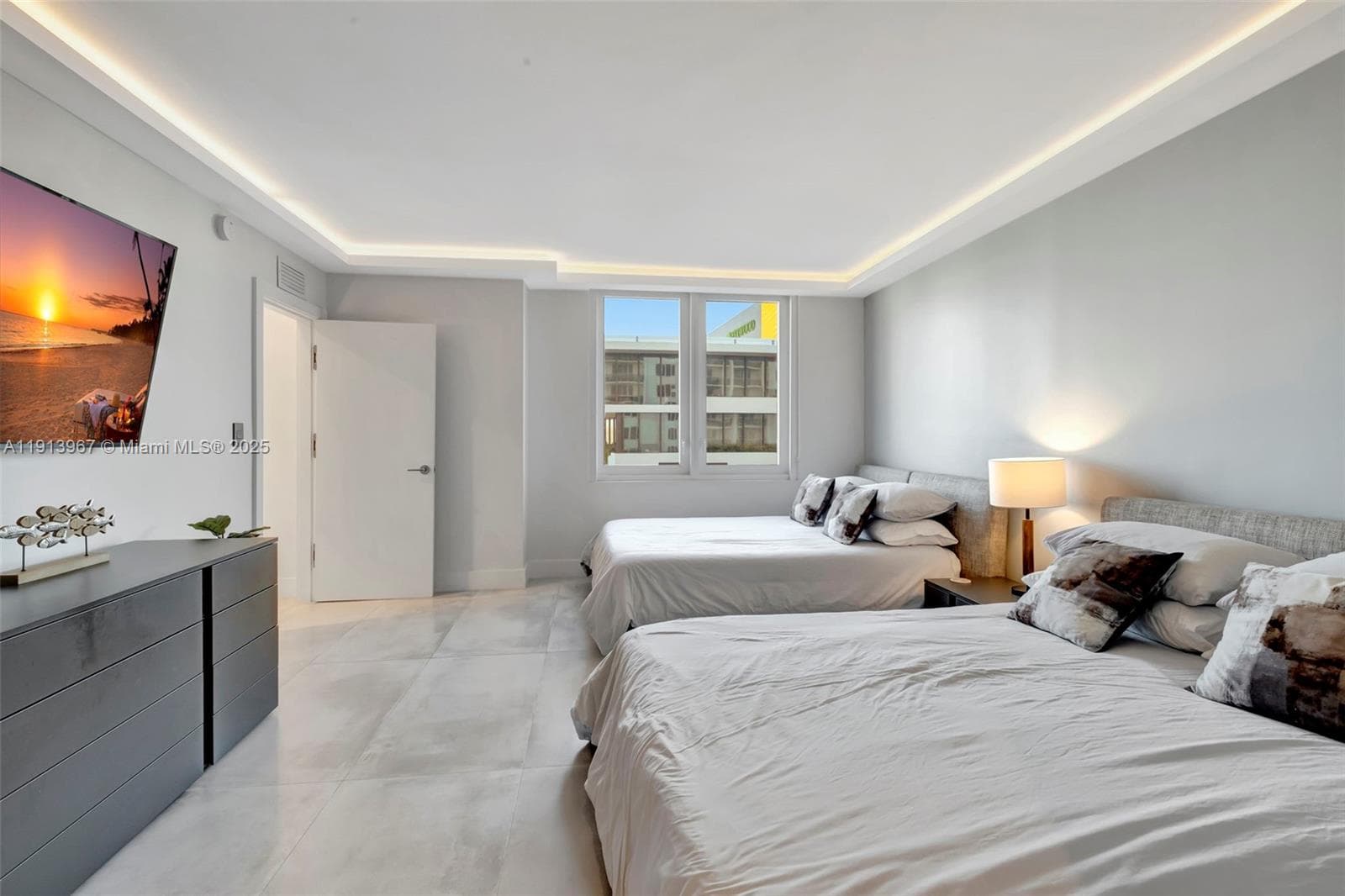 2301 Collins Ave # 634, Miami Beach FL 33139 — 27