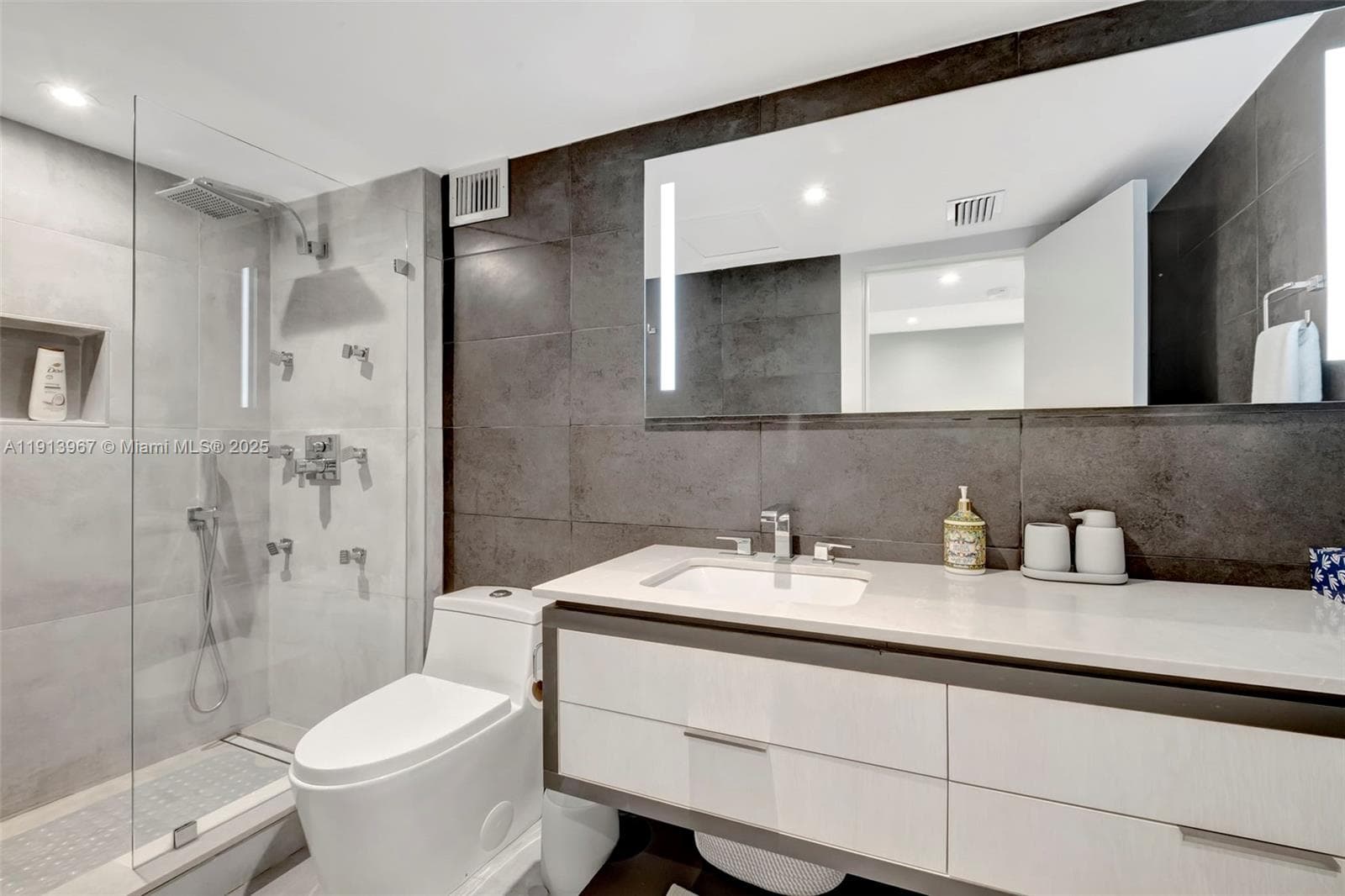 2301 Collins Ave # 634, Miami Beach FL 33139 — 38