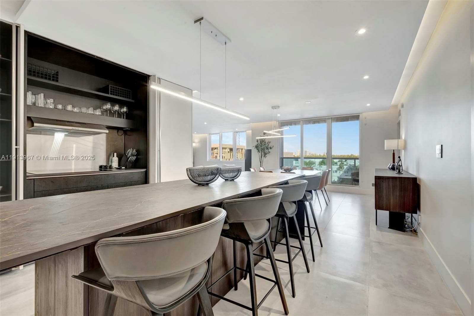 2301 Collins Ave # 634, Miami Beach FL 33139 — 18