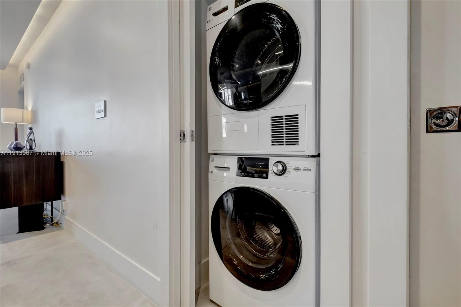 2301 Collins Ave # 634, Miami Beach FL 33139 — 29