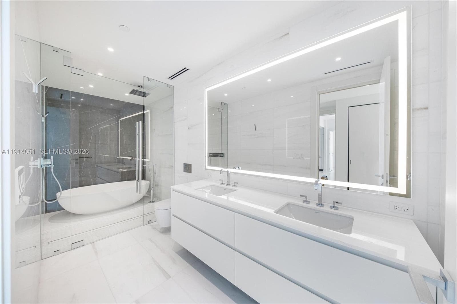 300 Biscayne Boulevard Way # 3506W, Miami FL 33131 — 22