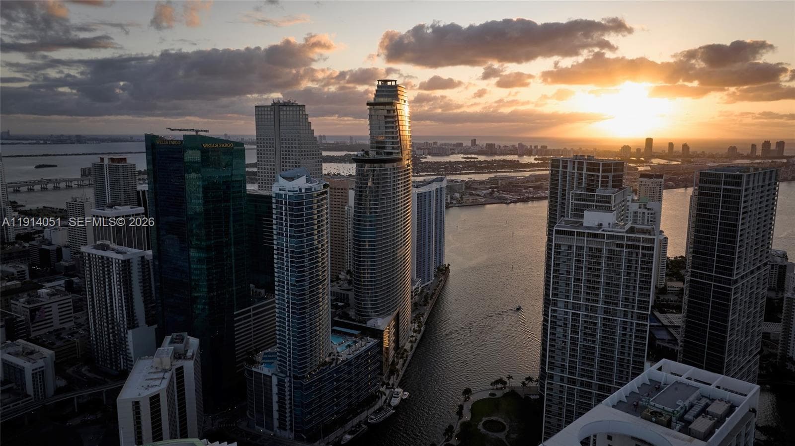 300 Biscayne Boulevard Way # 3506W, Miami FL 33131 — 80