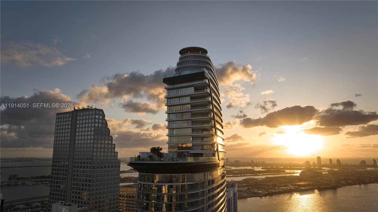300 Biscayne Boulevard Way # 3506W, Miami FL 33131 — 81