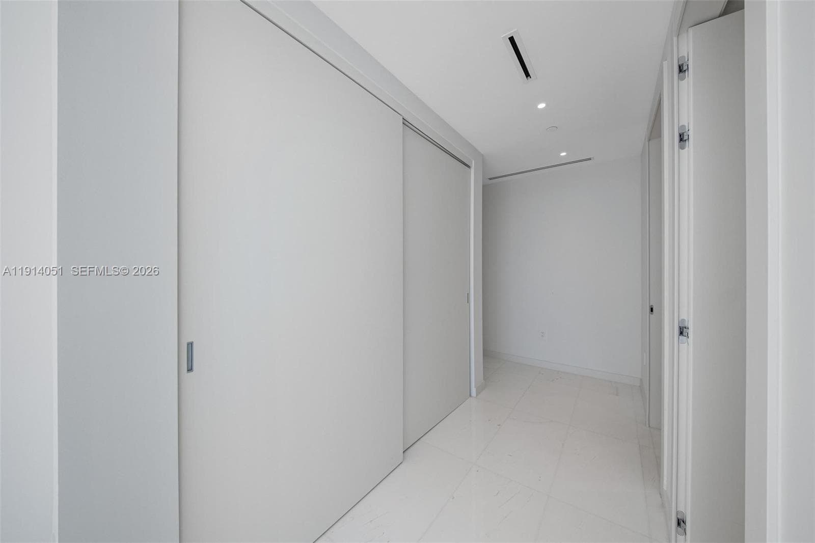300 Biscayne Boulevard Way # 3506W, Miami FL 33131 — 48