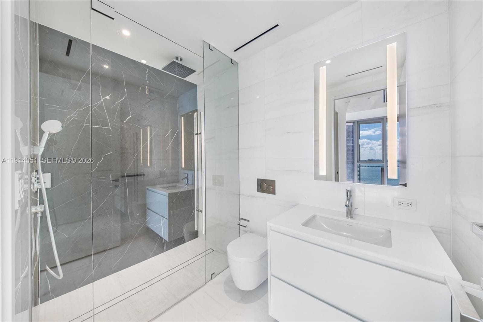 300 Biscayne Boulevard Way # 3506W, Miami FL 33131 — 31