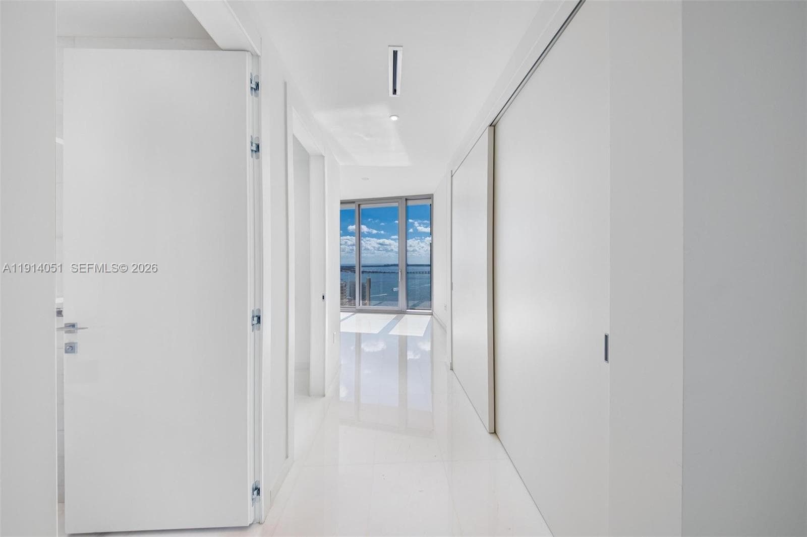 300 Biscayne Boulevard Way # 3506W, Miami FL 33131 — 25