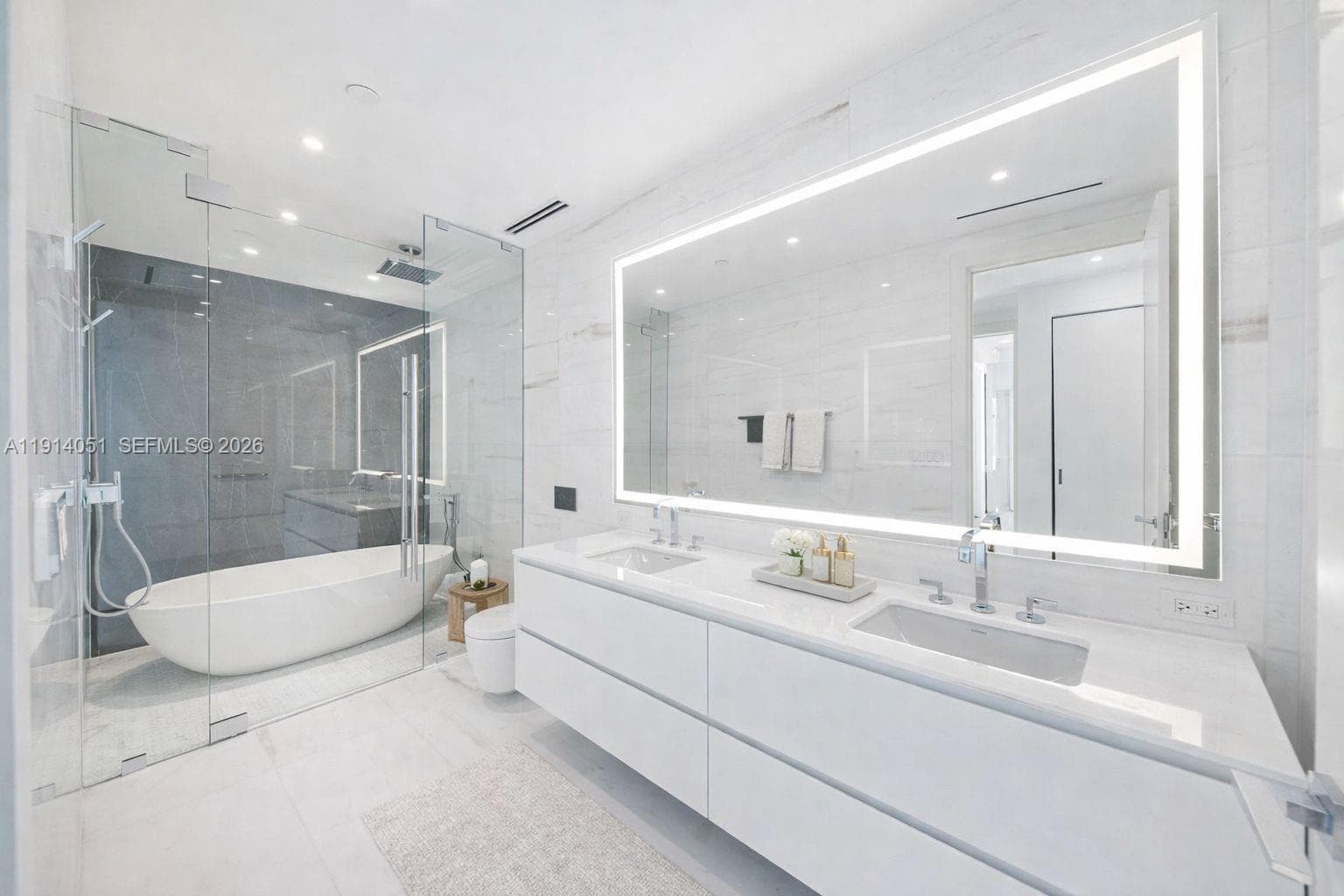 300 Biscayne Boulevard Way # 3506W, Miami FL 33131 — 21