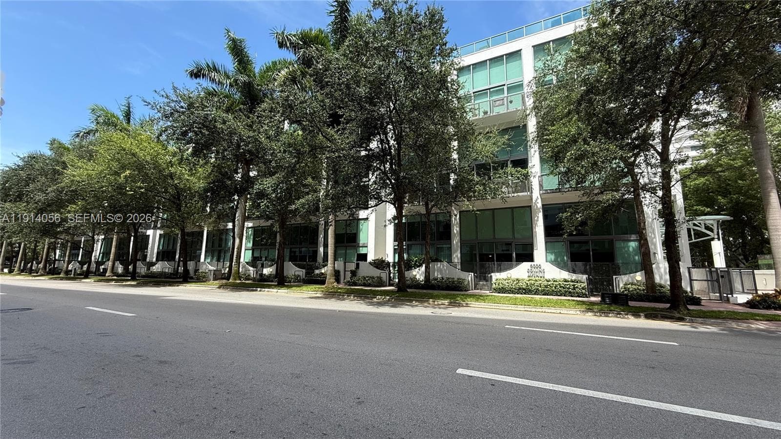 6000 Collins Ave # 305, Miami Beach FL 33140 — 2