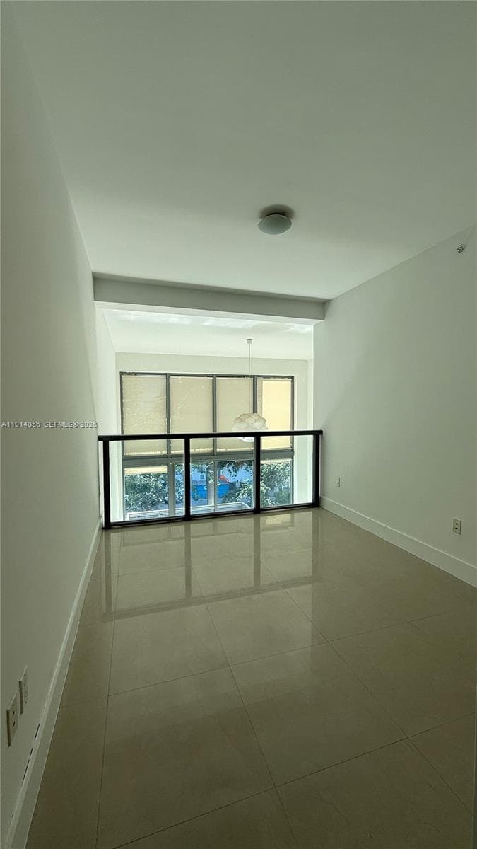 6000 Collins Ave # 305, Miami Beach FL 33140 — 7
