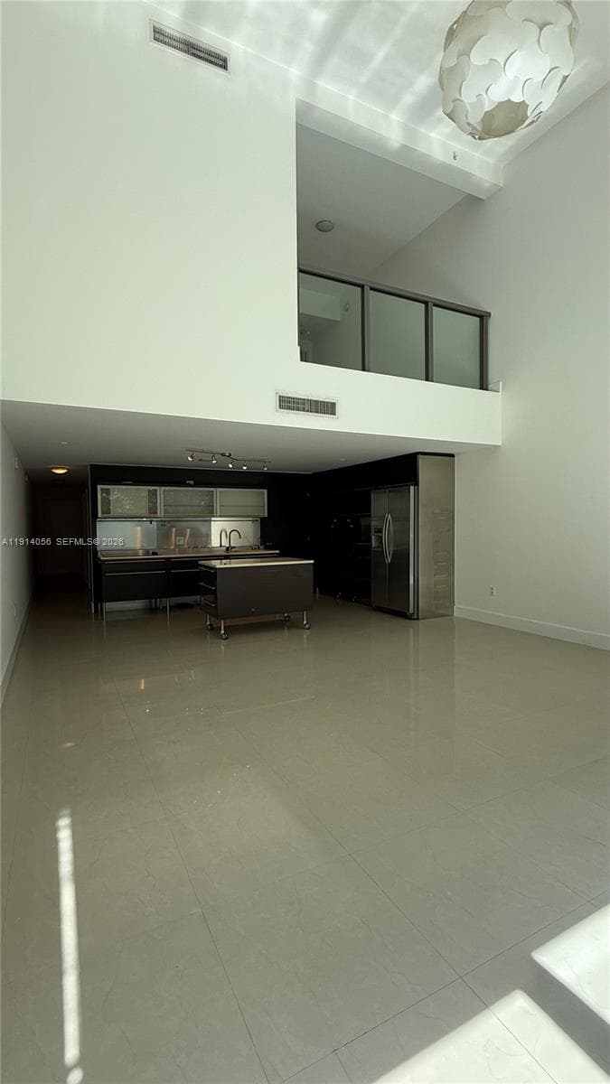 6000 Collins Ave # 305, Miami Beach FL 33140 — 3