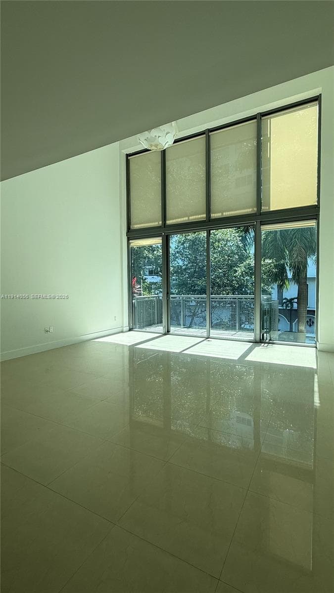 6000 Collins Ave # 305, Miami Beach FL 33140 — 5