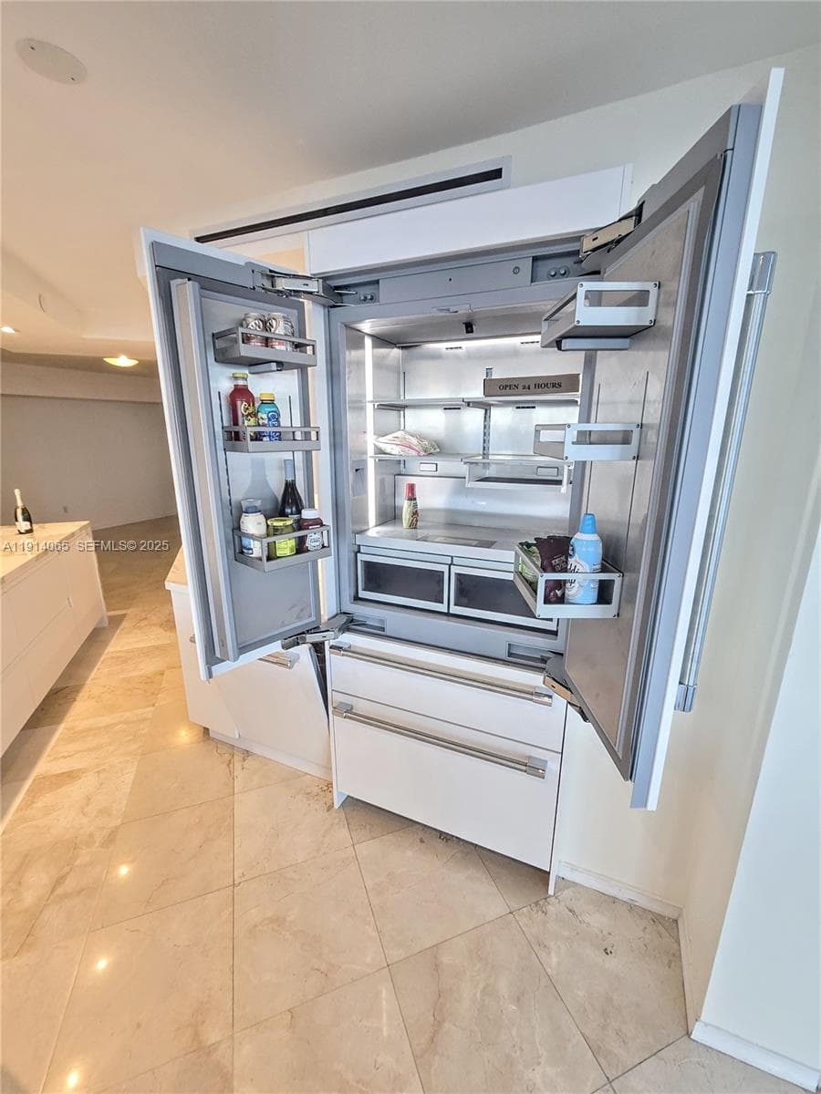 6301 Collins Ave # 901, Miami Beach FL 33141 — 12